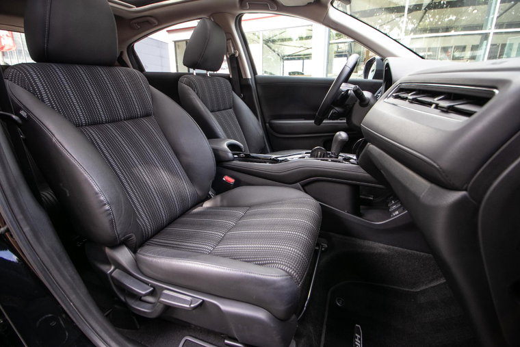 Vehicle Image 6