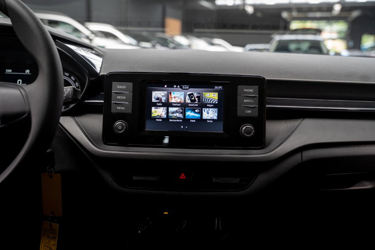 Vehicle Image 15