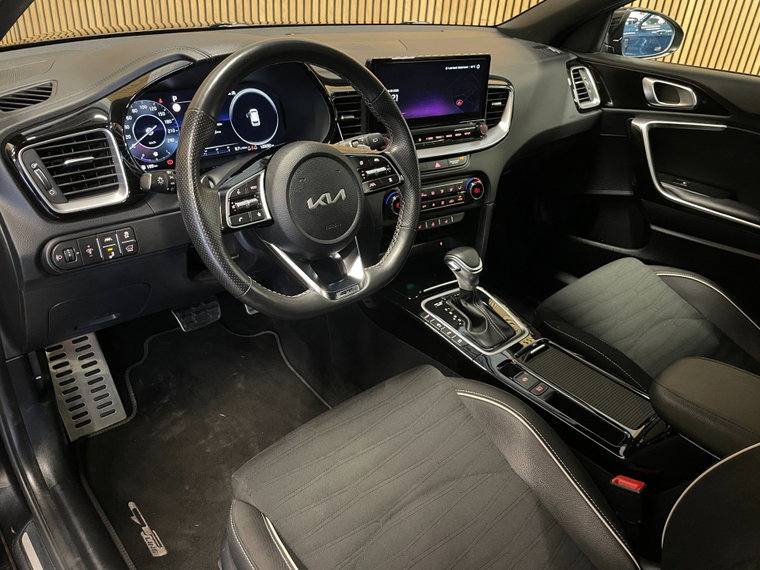 Vehicle Image 32