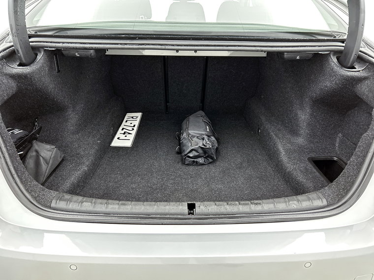 Vehicle Image 35