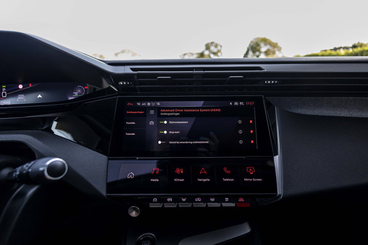 Vehicle Image 30