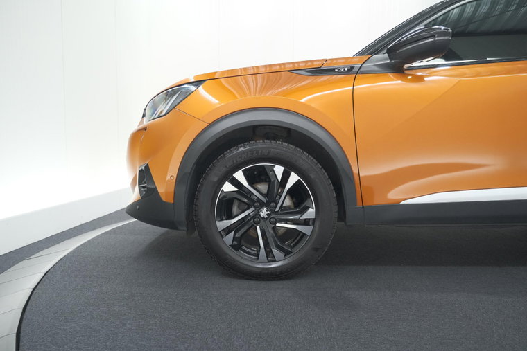 Vehicle Image 16