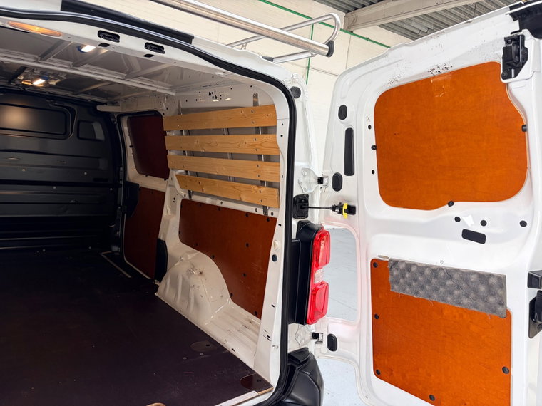 Vehicle Image 33
