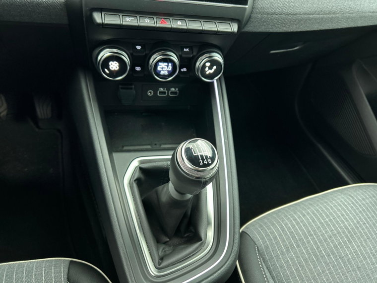 Vehicle Image 33