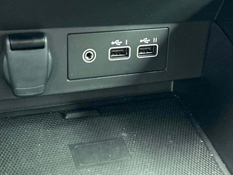 Vehicle Image 35