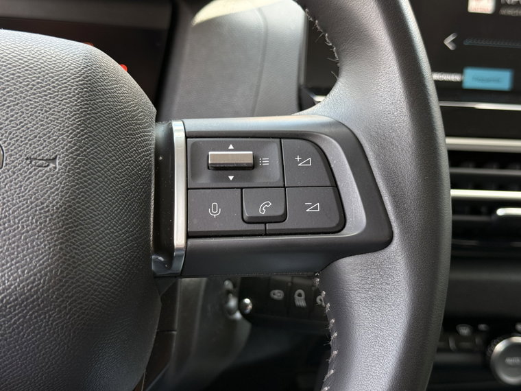 Vehicle Image 24