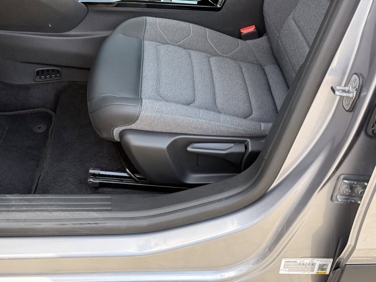 Vehicle Image 36