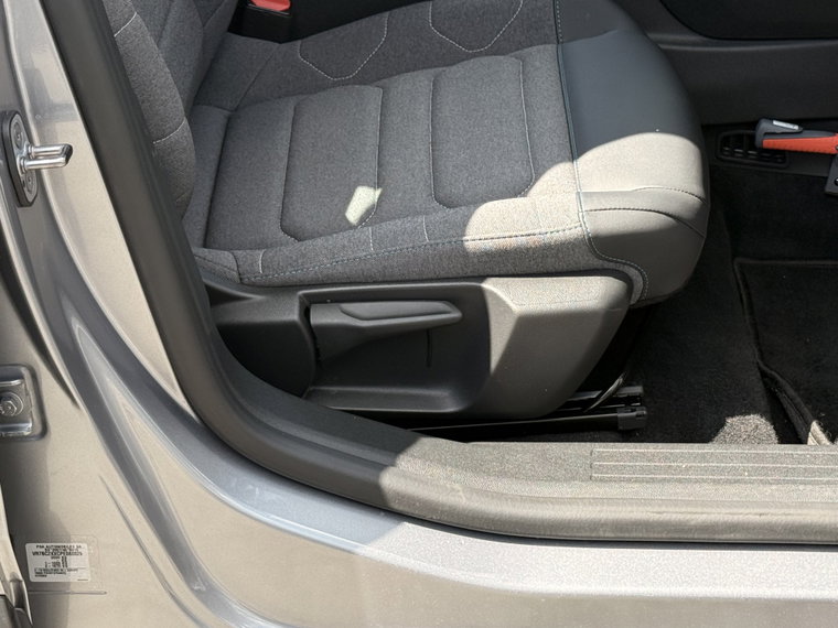 Vehicle Image 40