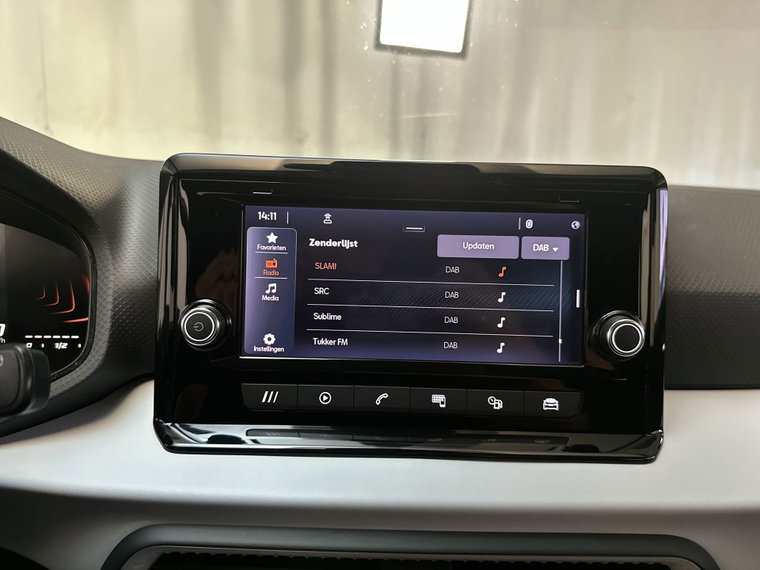 Vehicle Image 18