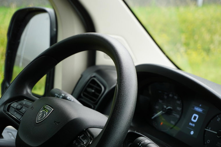 Vehicle Image 12