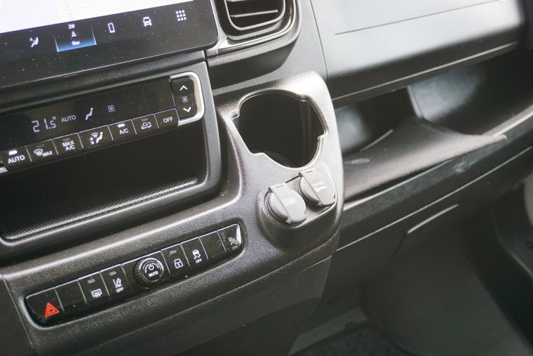 Vehicle Image 33