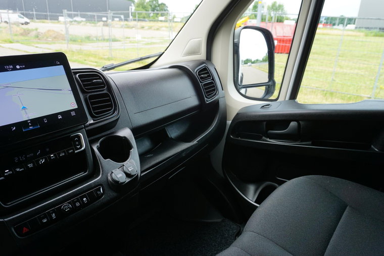 Vehicle Image 34