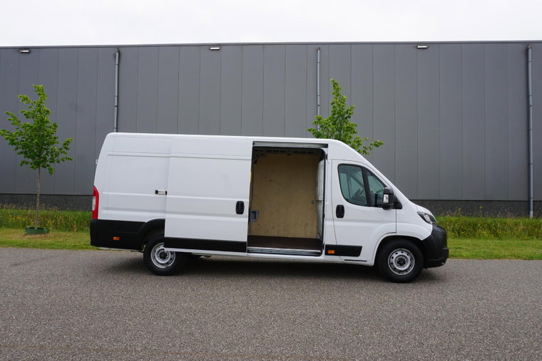 Vehicle Image 40