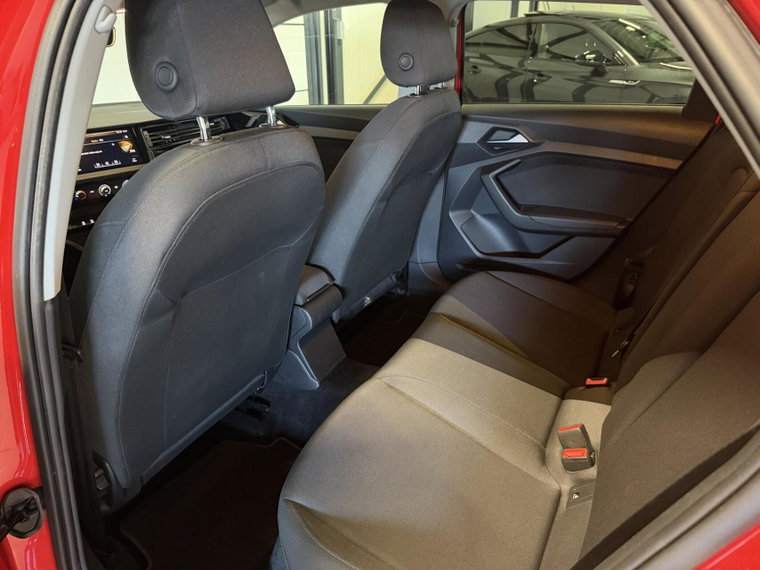 Vehicle Image 30