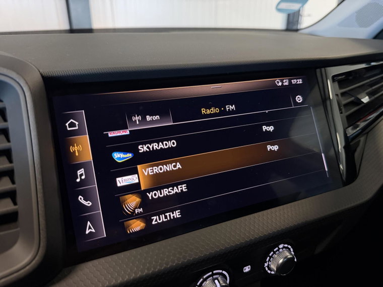 Vehicle Image 37