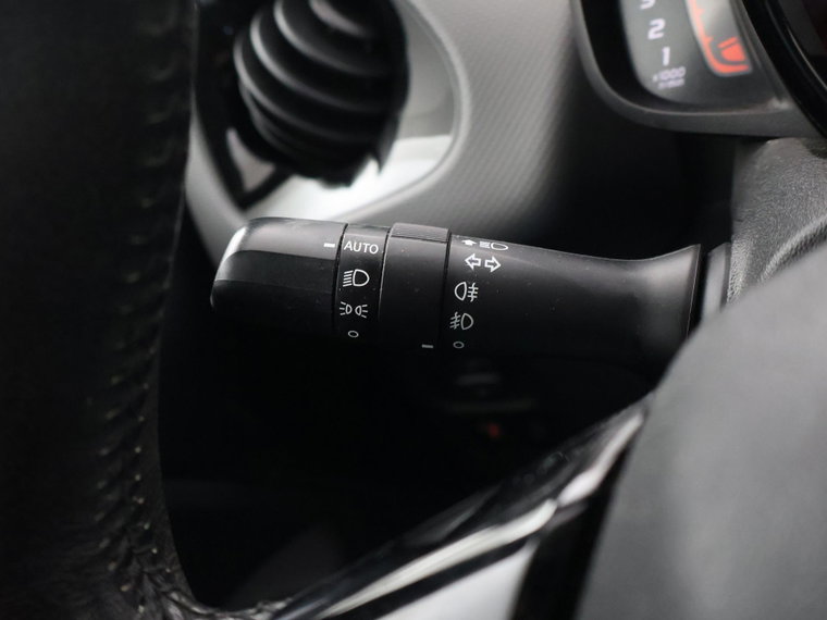 Vehicle Image 24