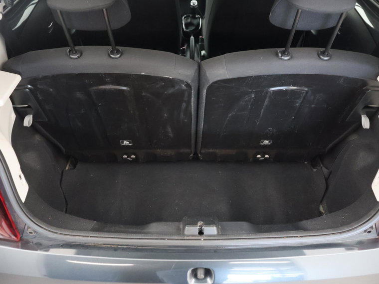 Vehicle Image 31