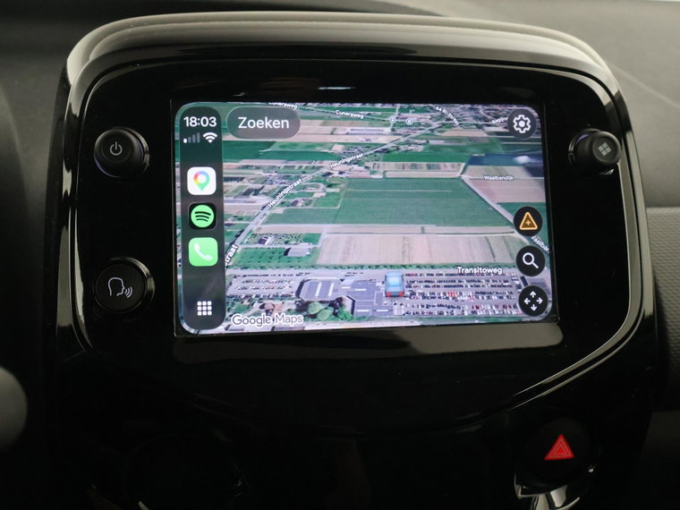 Vehicle Image 6