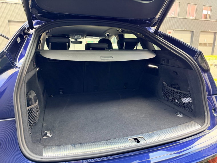 Vehicle Image 32