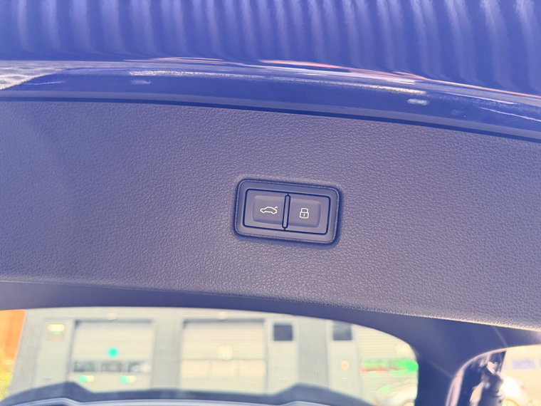 Vehicle Image 33