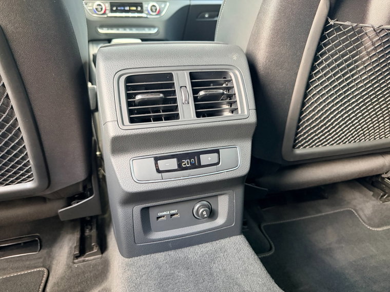 Vehicle Image 38