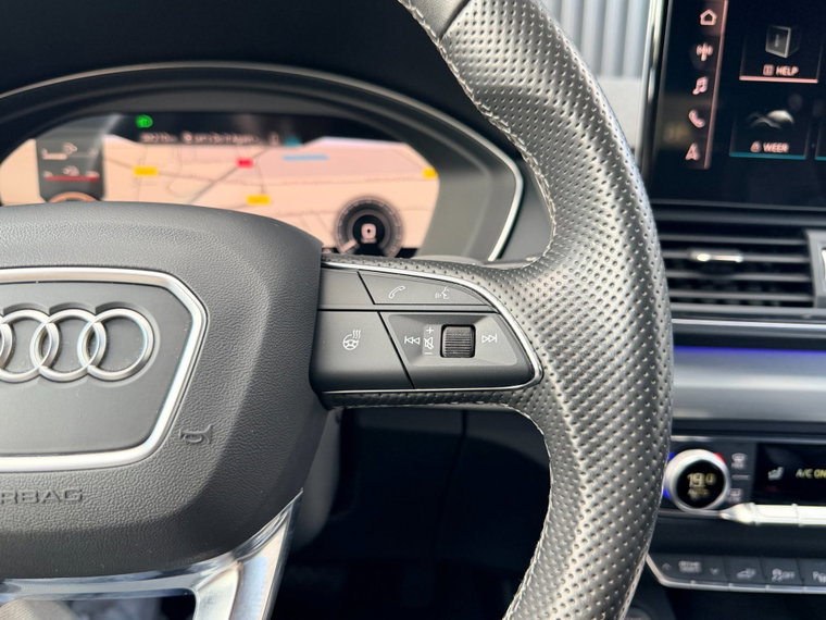 Vehicle Image 40