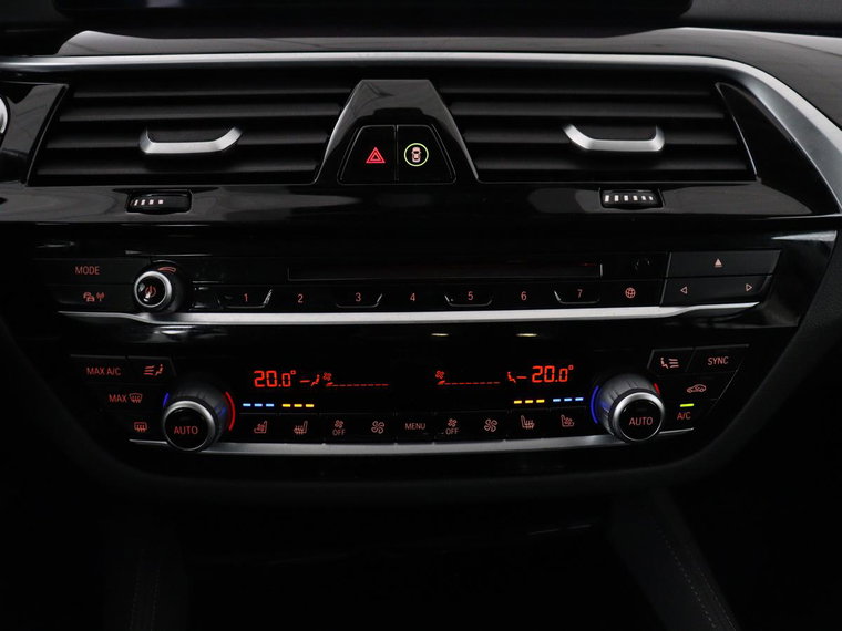 Vehicle Image 38