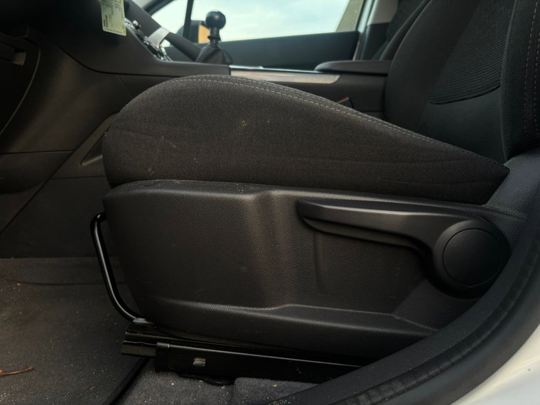 Vehicle Image 37