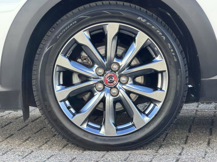 Vehicle Image 16