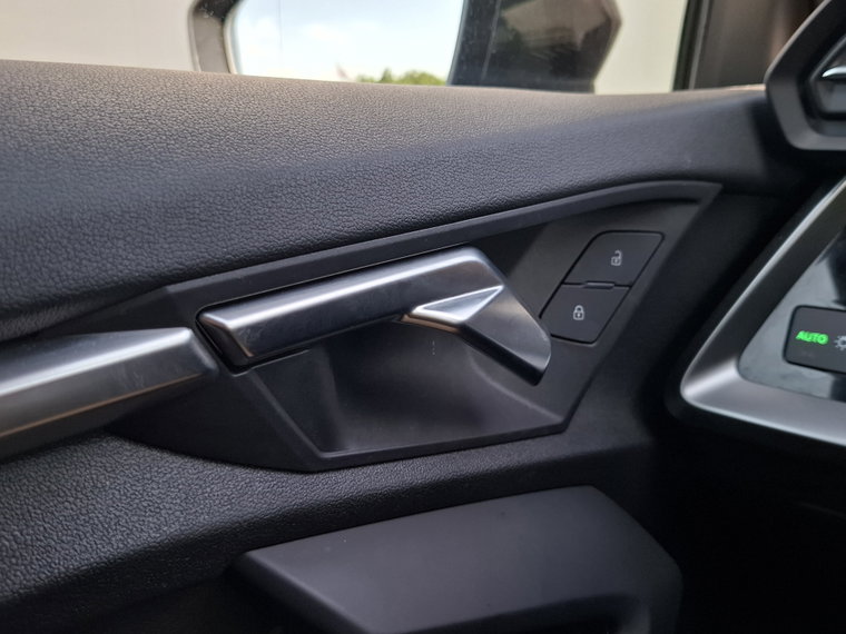 Vehicle Image 26