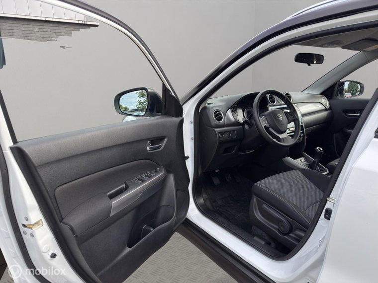Vehicle Image 6