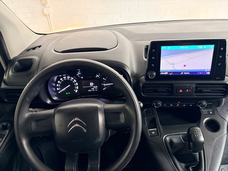 Vehicle Image 23