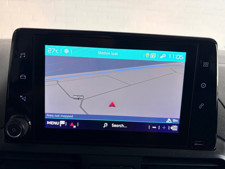 Vehicle Image 25