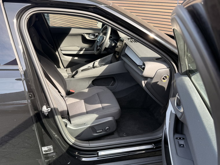 Vehicle Image 37
