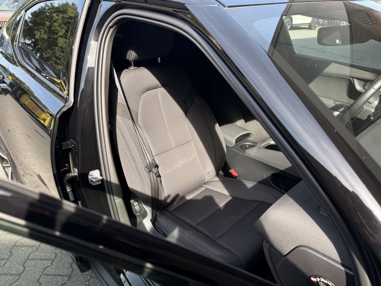 Vehicle Image 39