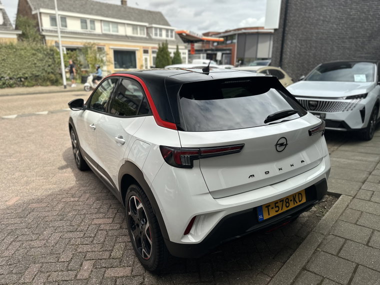 Vehicle Image 33