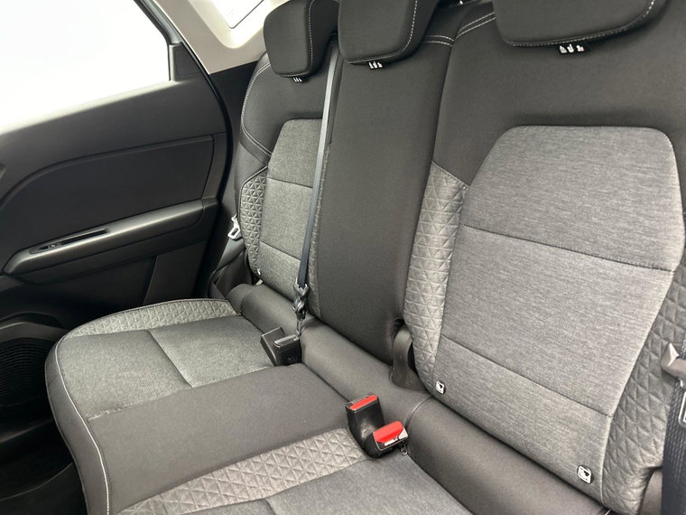 Vehicle Image 17