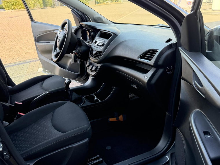 Vehicle Image 17