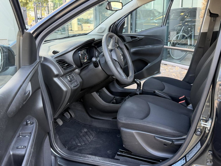 Vehicle Image 19