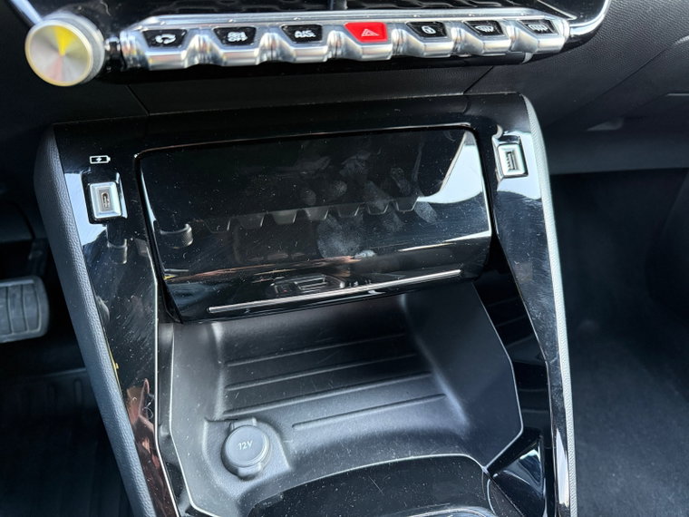 Vehicle Image 24