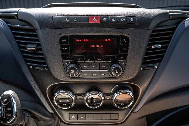 Vehicle Image 19