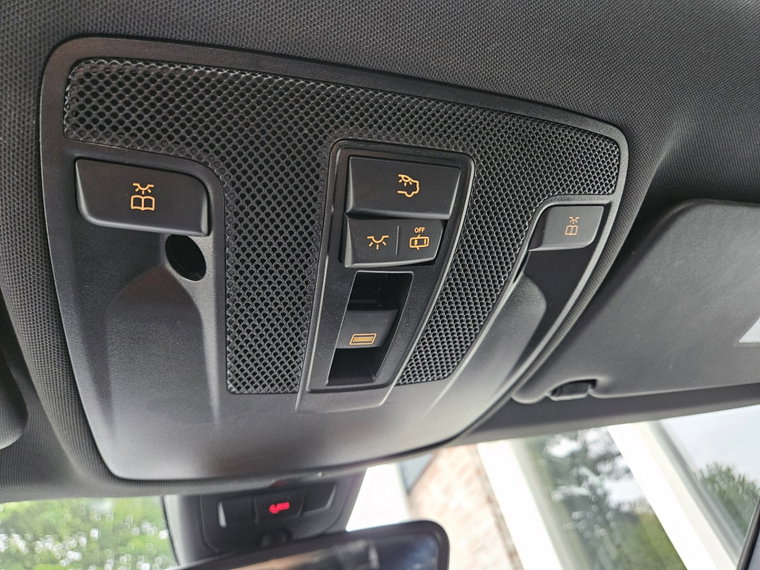 Vehicle Image 28