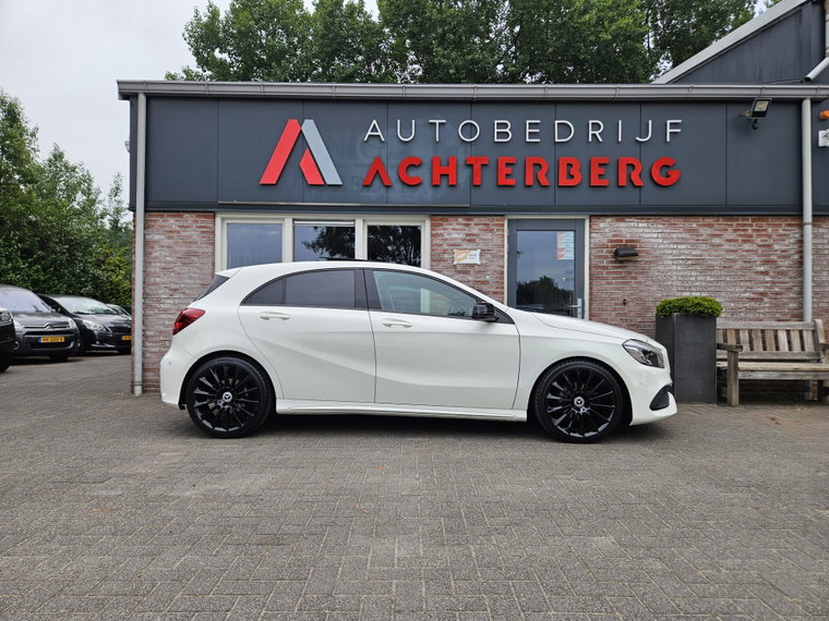 Vehicle Image 40