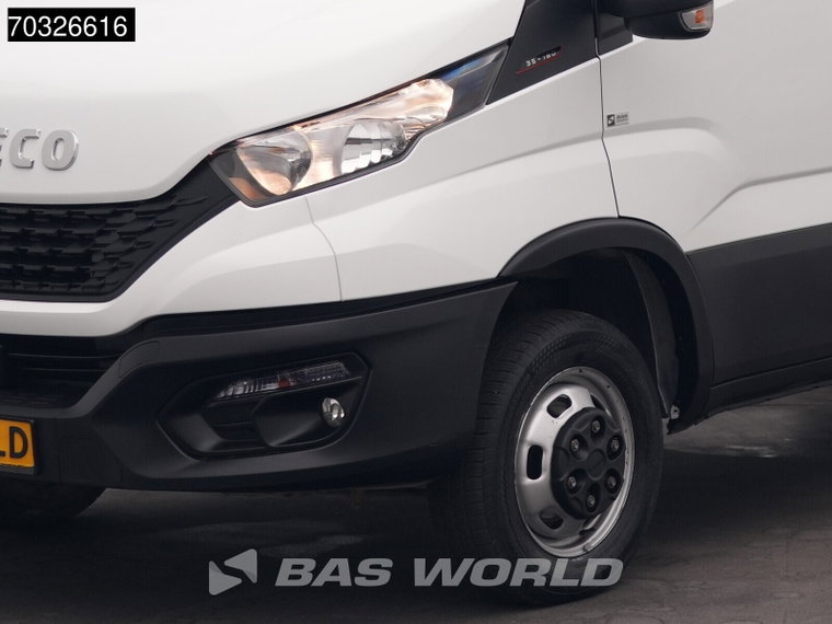 Vehicle Image 39