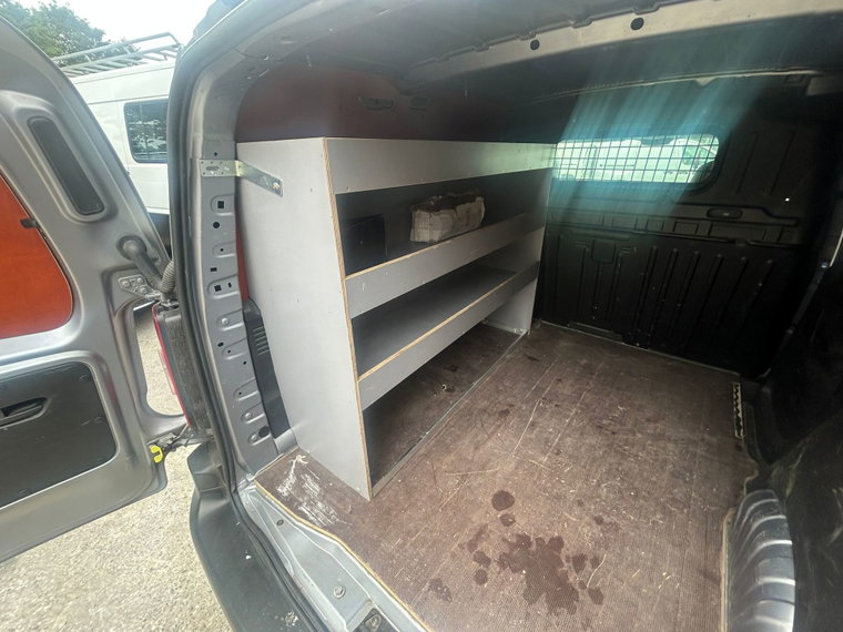 Vehicle Image 10