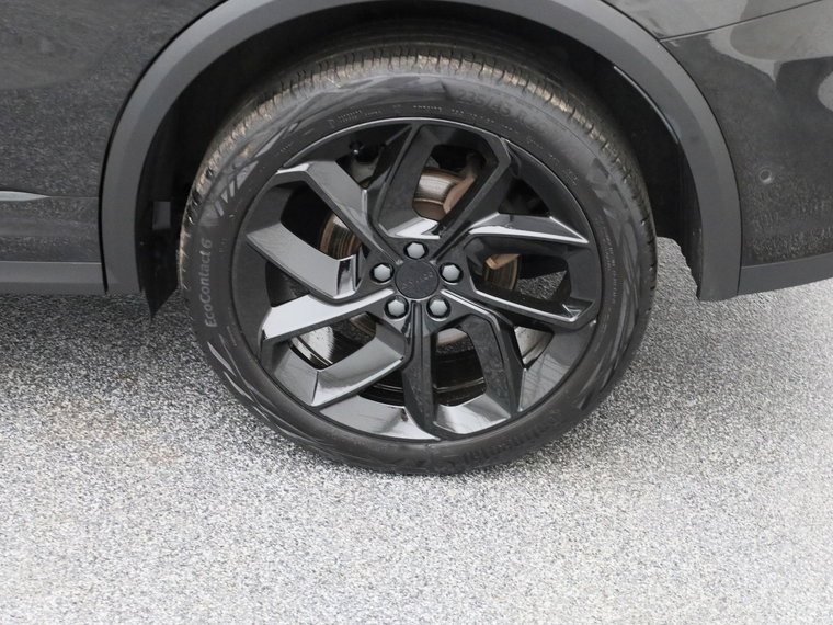 Vehicle Image 40