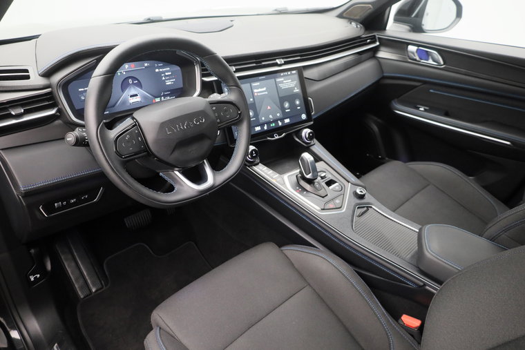 Vehicle Image 9