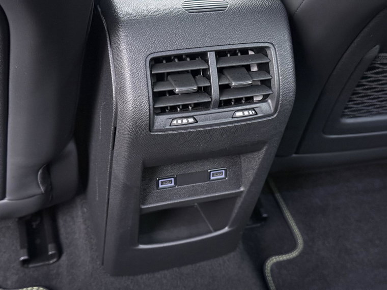Vehicle Image 27