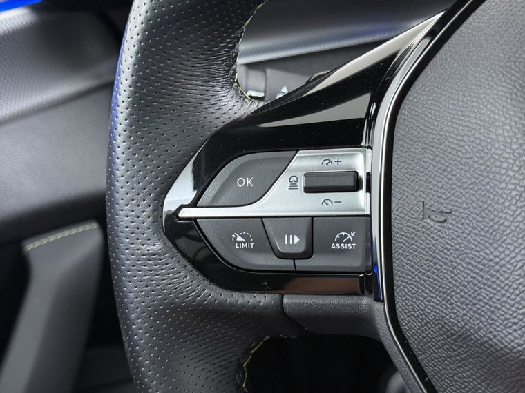 Vehicle Image 33