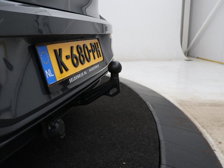 Vehicle Image 28